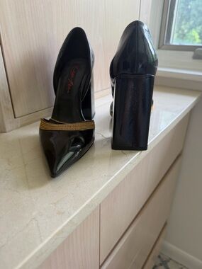 Black Patent Pointed Pumps with Gold Band
